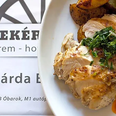 Hotell M1 Szeker Csarda Es Etterem Obarok