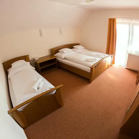Hotel M1 Szeker Csarda Es Etterem *