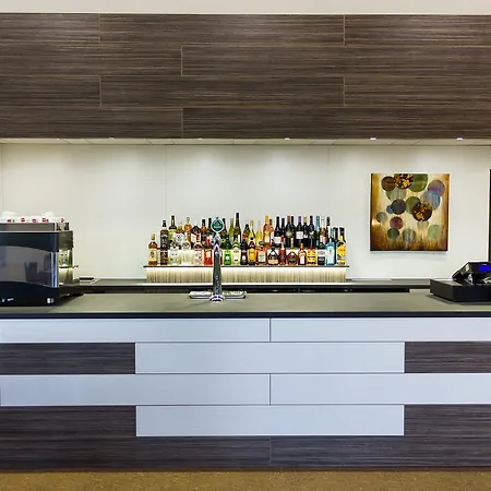 Hotel M1 Szeker Csarda Es Etterem *
