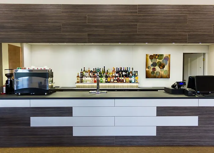Hotel M1 Szekér Csárda és étterem *